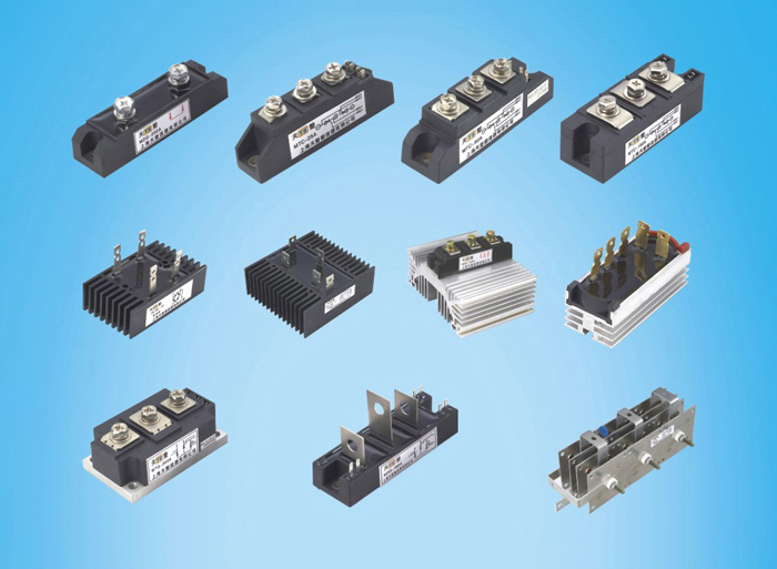 ?？橥庑纬叽缤?>
        <div   id=